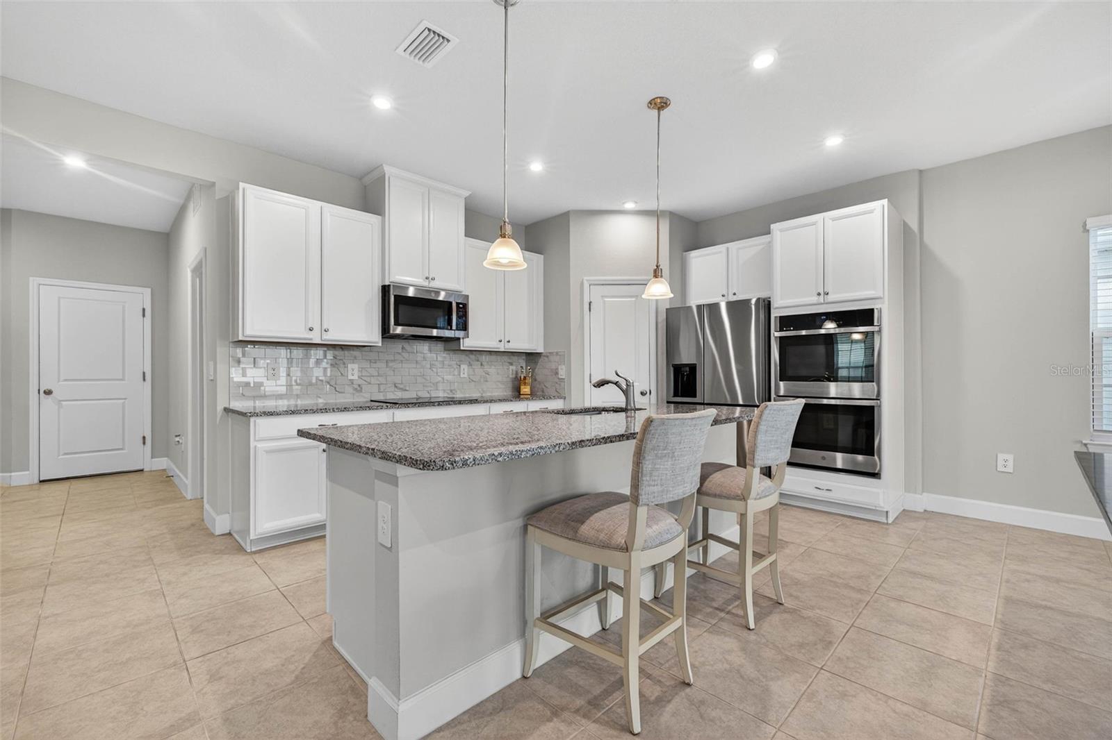 AVALON WOODS - Residential