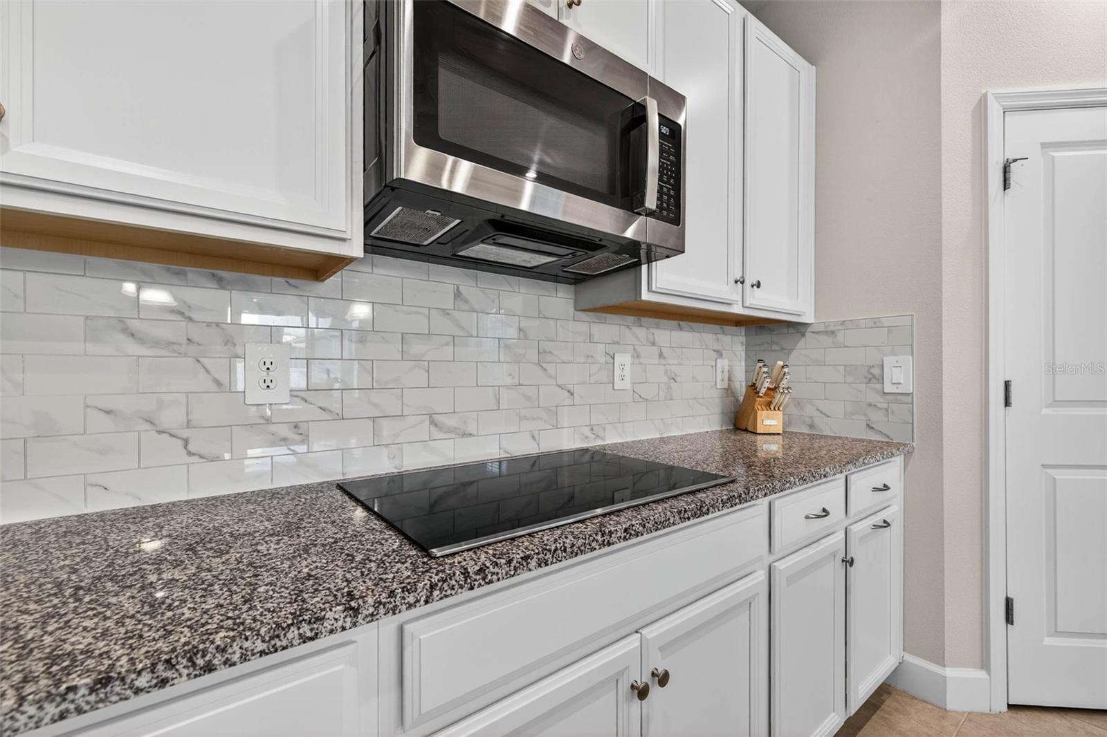 AVALON WOODS - Residential