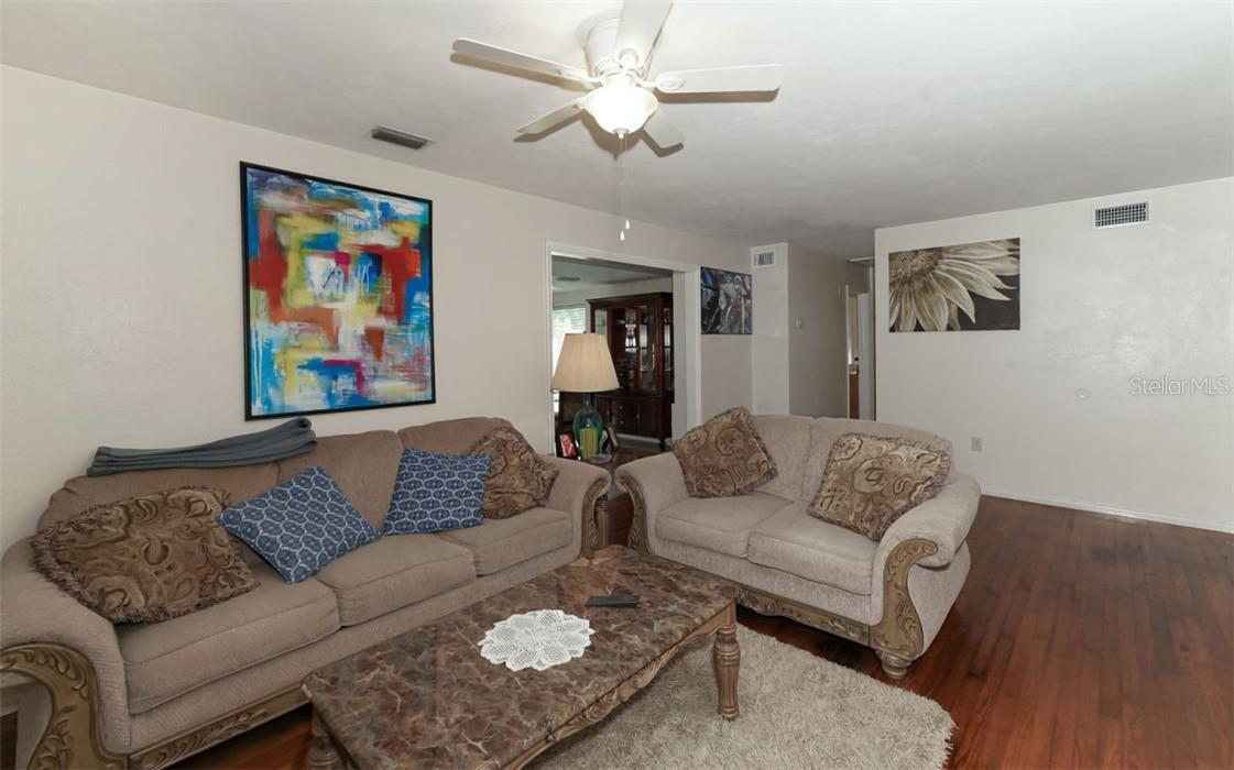 2141 SUNNYSIDE LANE
