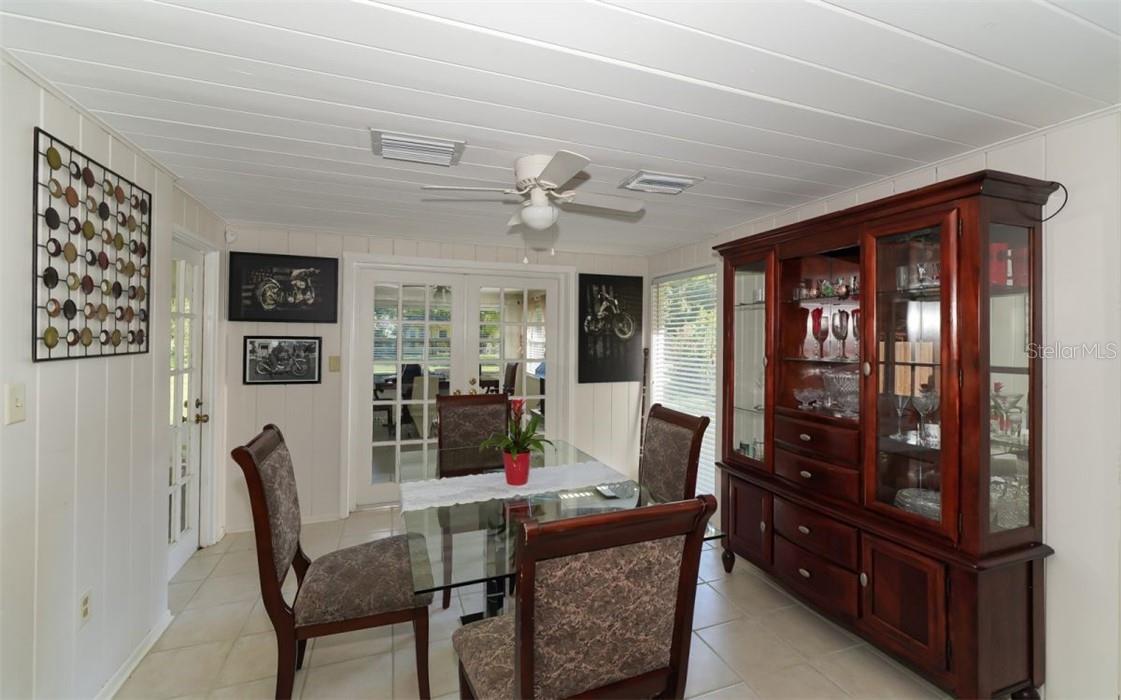2141 SUNNYSIDE LANE