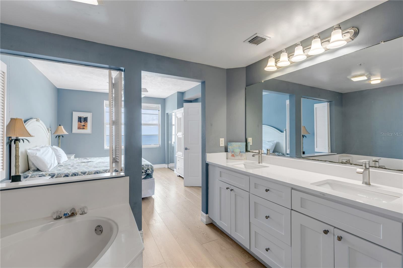 OCEAN WALK 01 DB CONDO - Residential