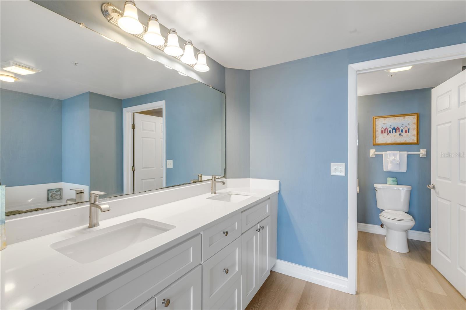 OCEAN WALK 01 DB CONDO - Residential