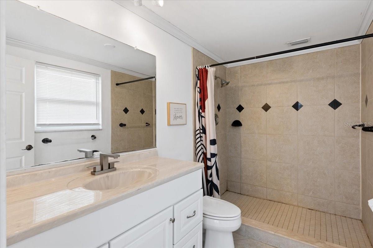 SOUTH VENICE - Residential