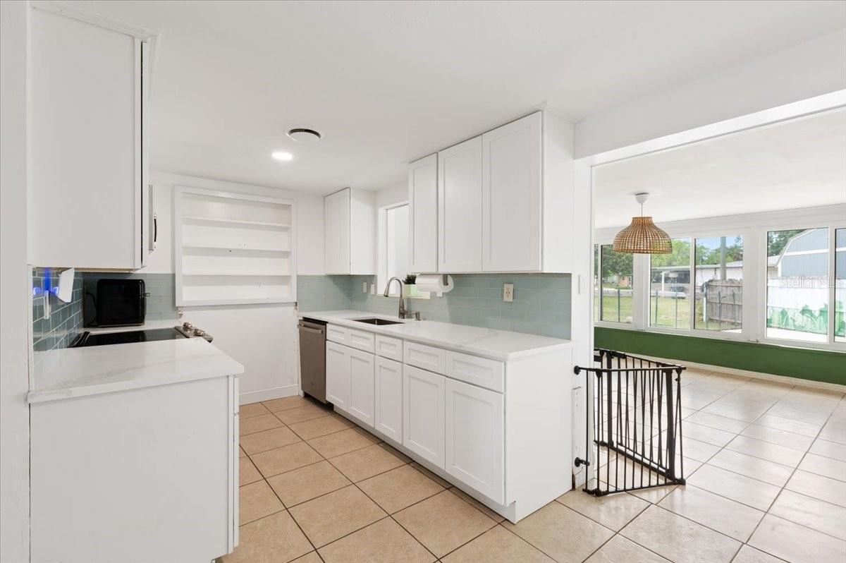 SOUTH VENICE - Residential