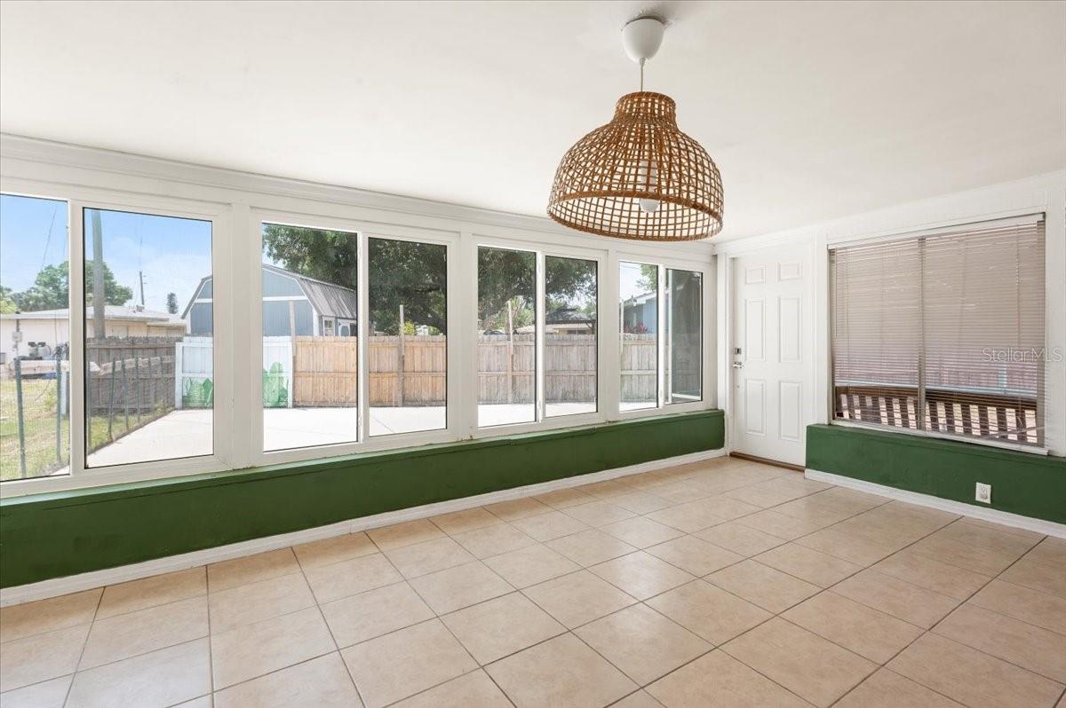 SOUTH VENICE - Residential