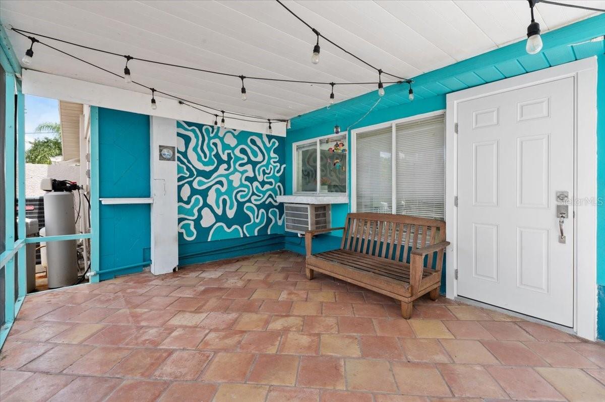 SOUTH VENICE - Residential