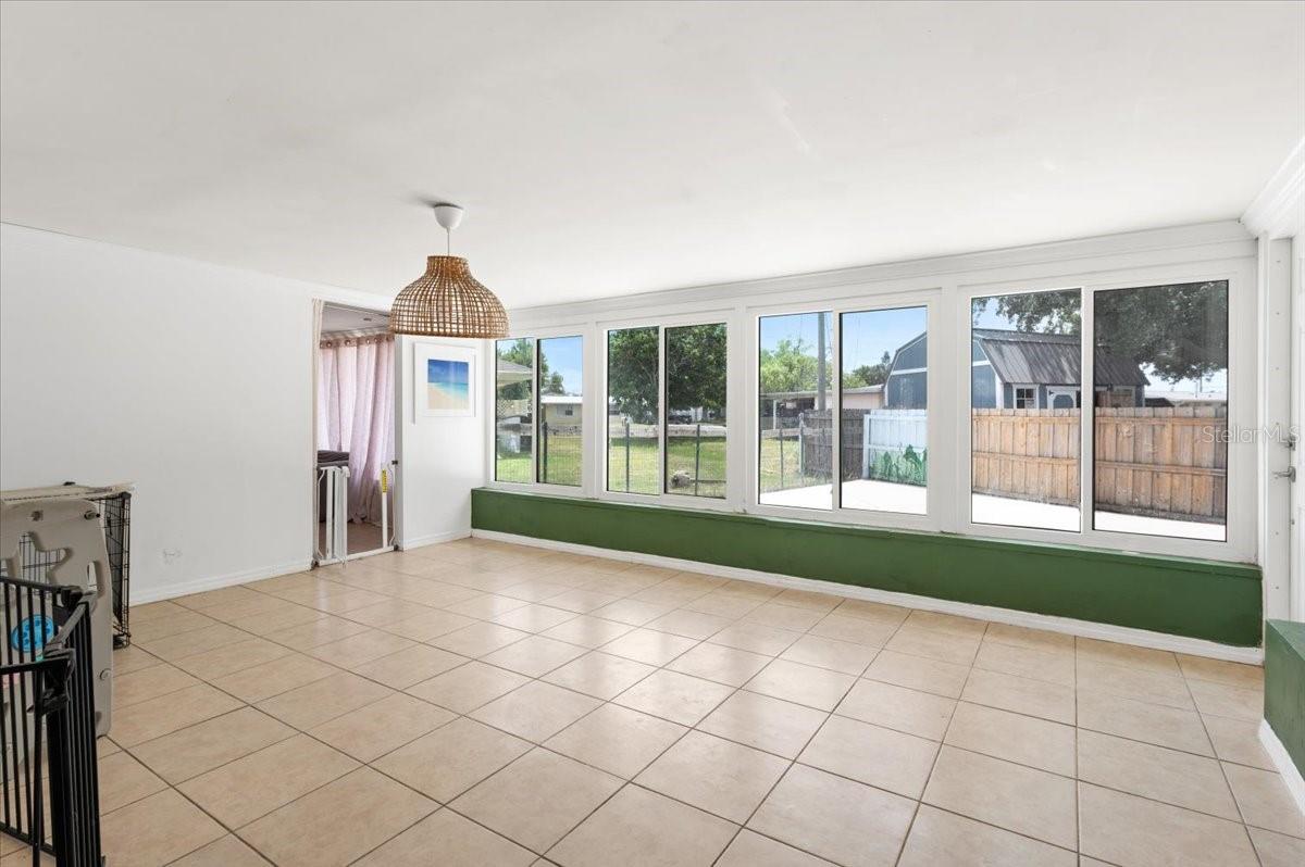 SOUTH VENICE - Residential