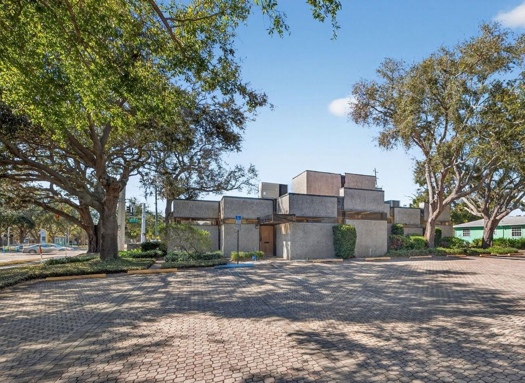 Photo of 4855 1st Avenue N, St Petersburg, FL 33713 (MLS # TB8468991)