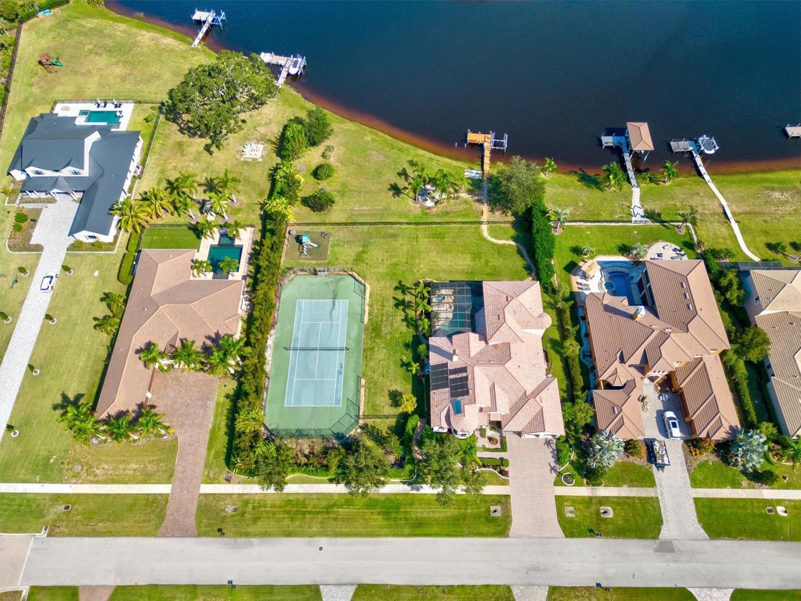 WINDING RIVER - Residential