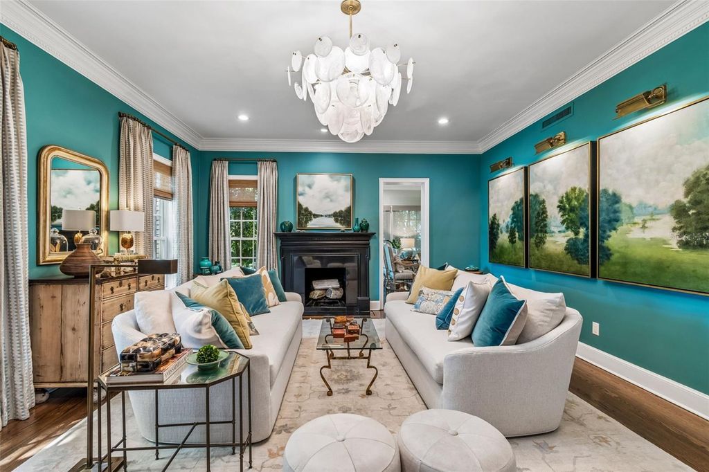 Photo of 3011 W Hawthorne Road, Tampa, FL 33611 (MLS # TB8498939)