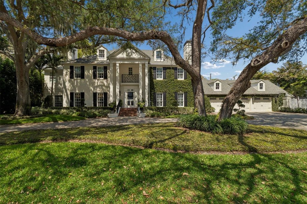 Photo of 3011 W Hawthorne Road, Tampa, FL 33611 (MLS # TB8498939)