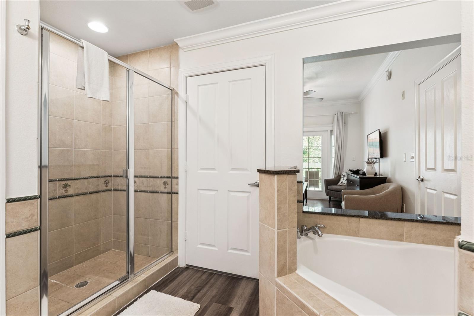 HERITAGE CROSSING CONDO PH 1 - Residential