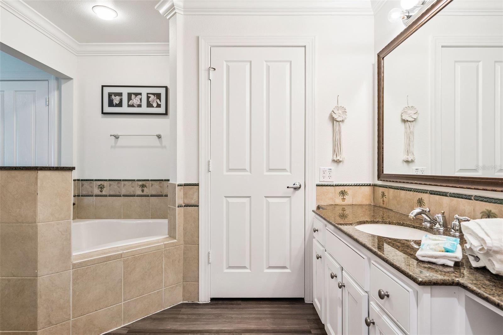 HERITAGE CROSSING CONDO PH 1 - Residential