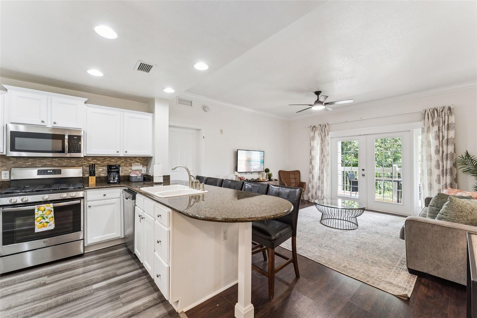 HERITAGE CROSSING CONDO PH 1 - Residential