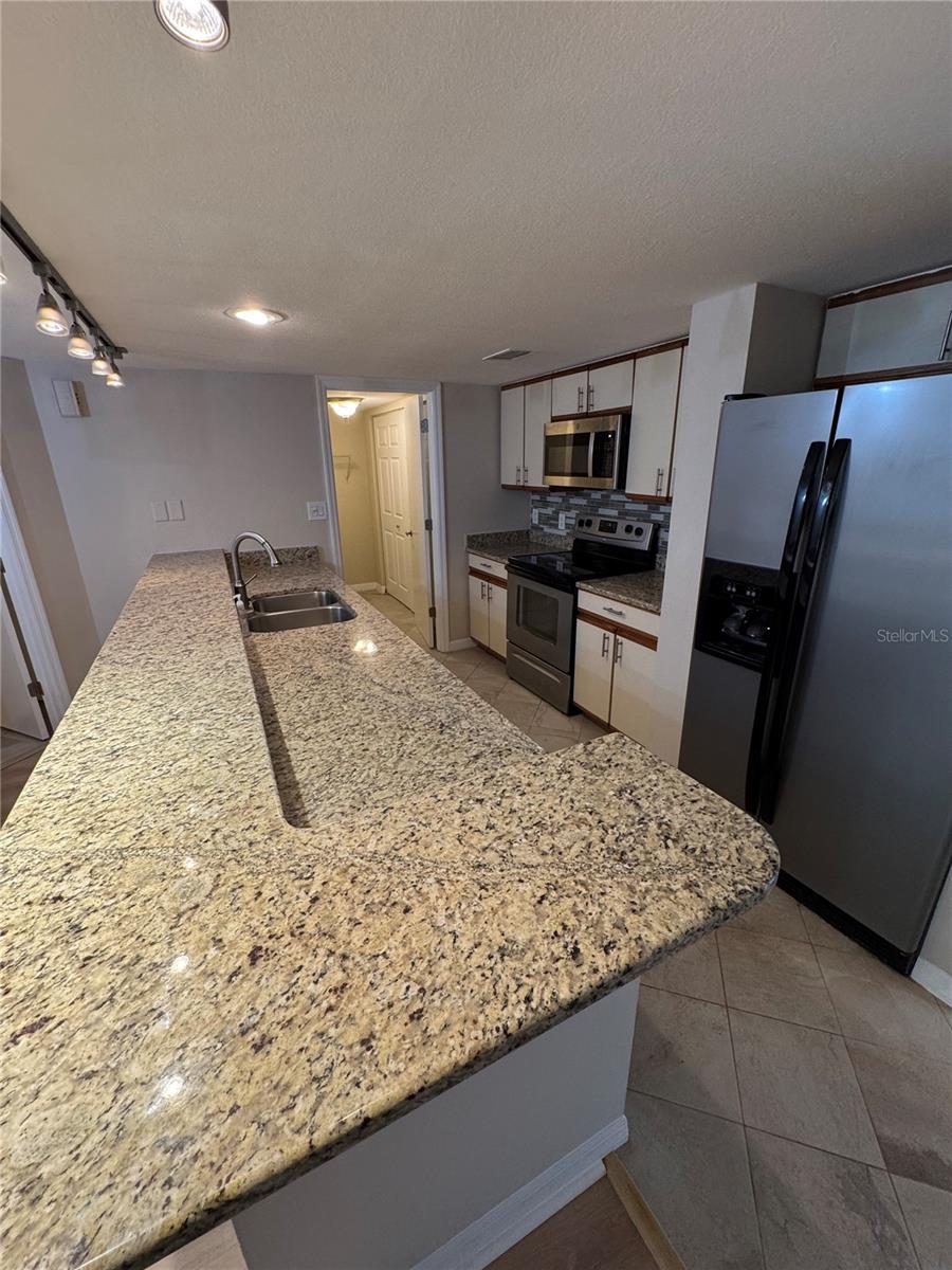 DOLLY BAY A VILLAGE ON LAKE TARPON - Residential Lease