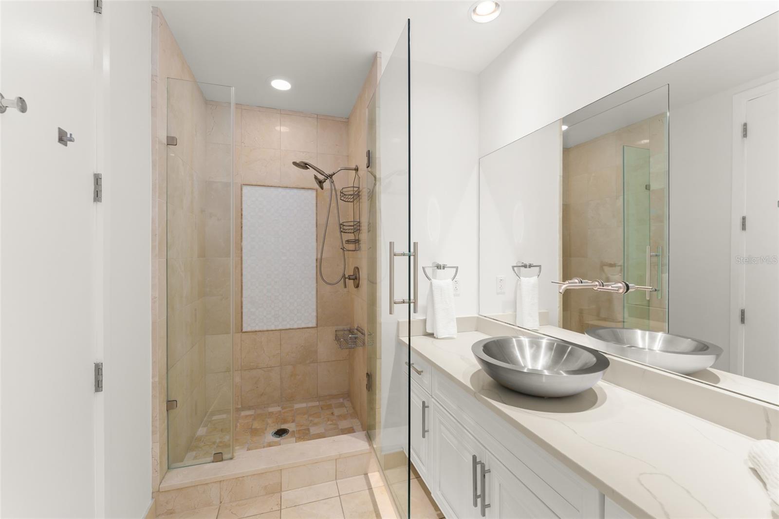 VUE AT LAKE EOLA CONDOMINIUMS - Residential