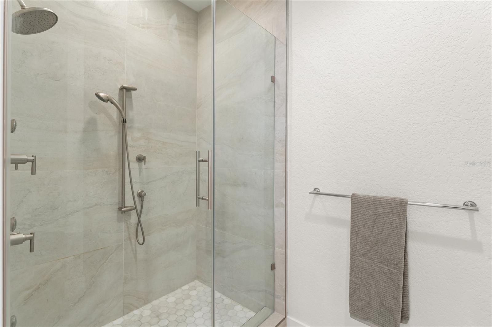 VUE AT LAKE EOLA CONDOMINIUMS - Residential