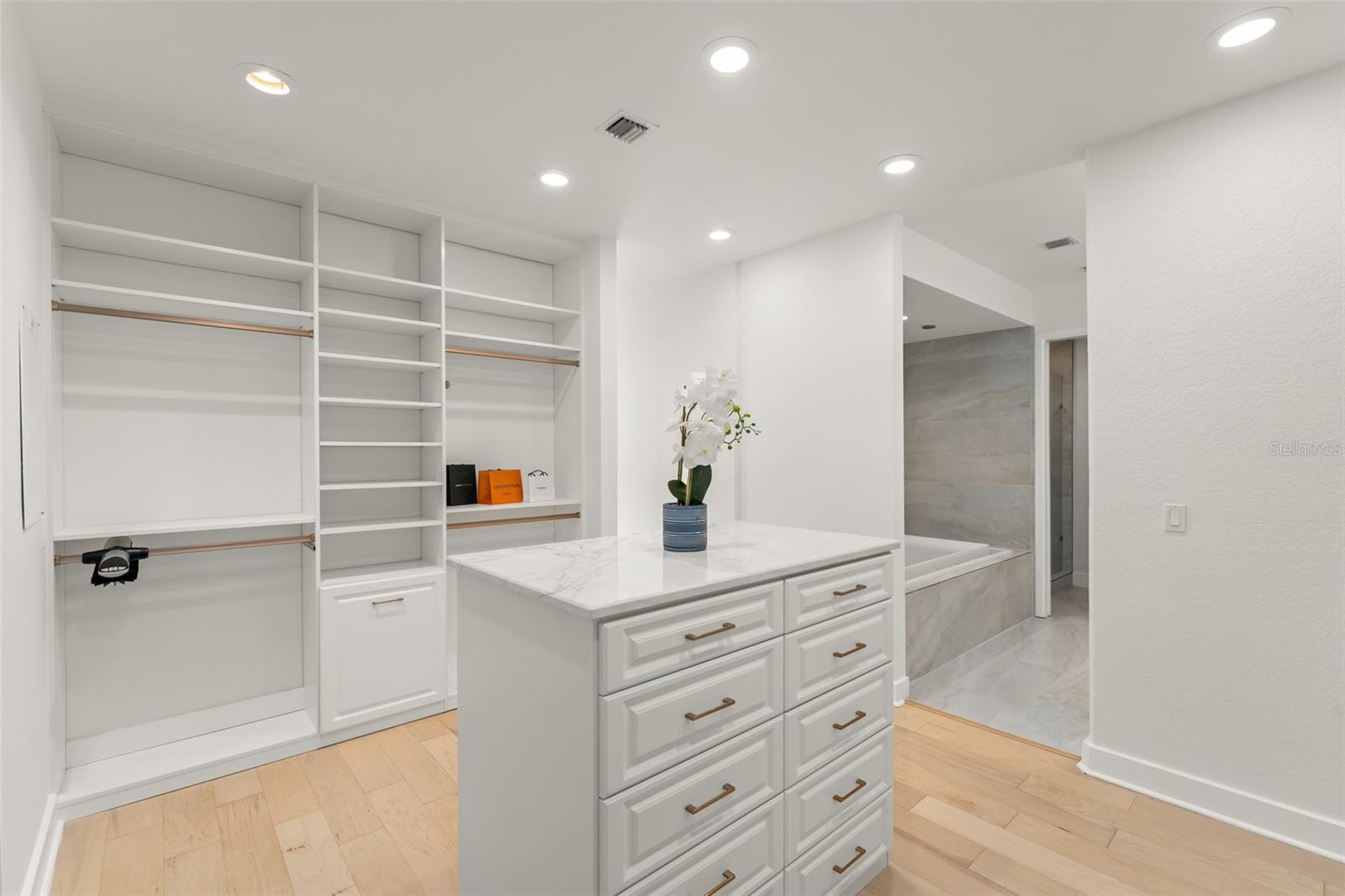 VUE AT LAKE EOLA CONDOMINIUMS - Residential