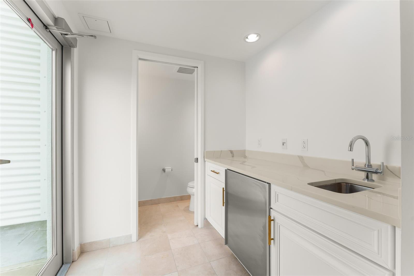 VUE AT LAKE EOLA CONDOMINIUMS - Residential