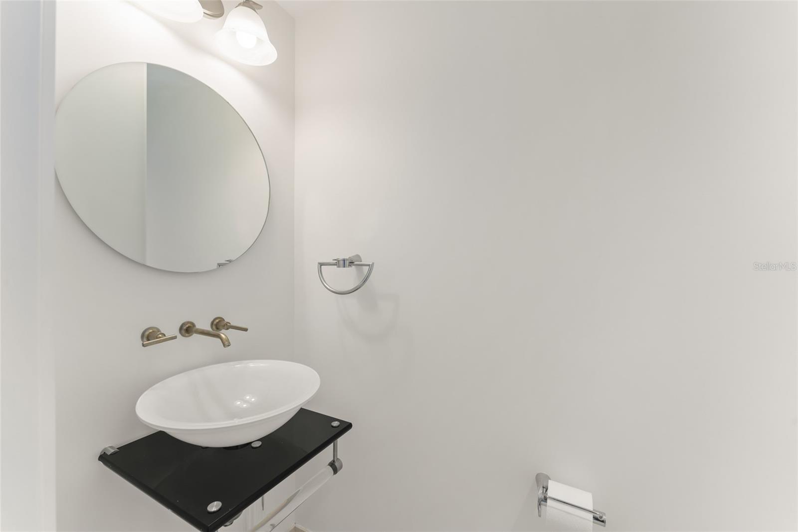 VUE AT LAKE EOLA CONDOMINIUMS - Residential