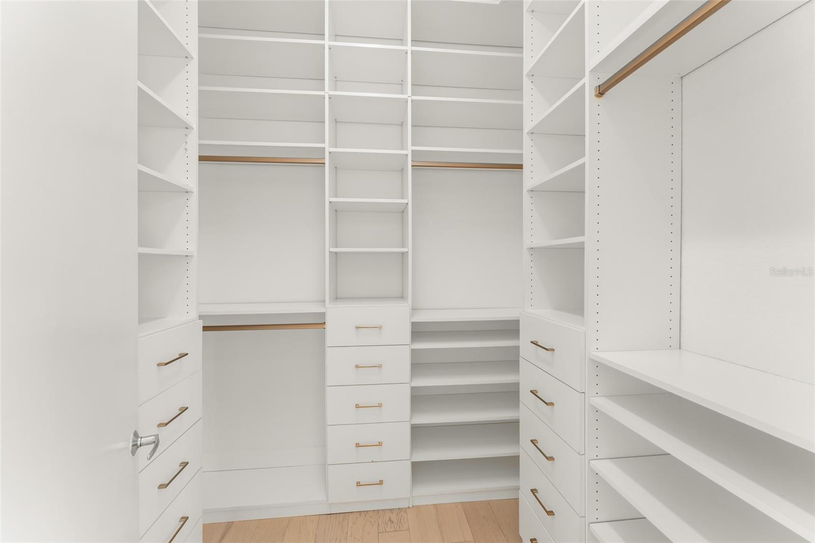 VUE AT LAKE EOLA CONDOMINIUMS - Residential