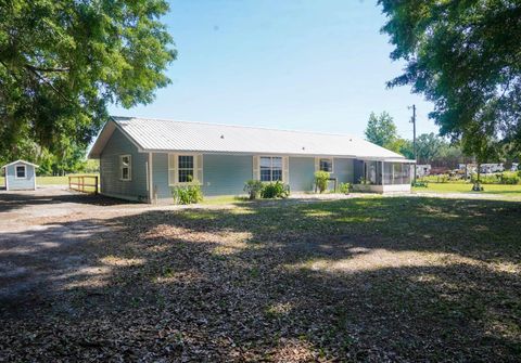 Tiny photo for 1890 NW 167th Place, Trenton, FL 32693 (MLS # GC530196)