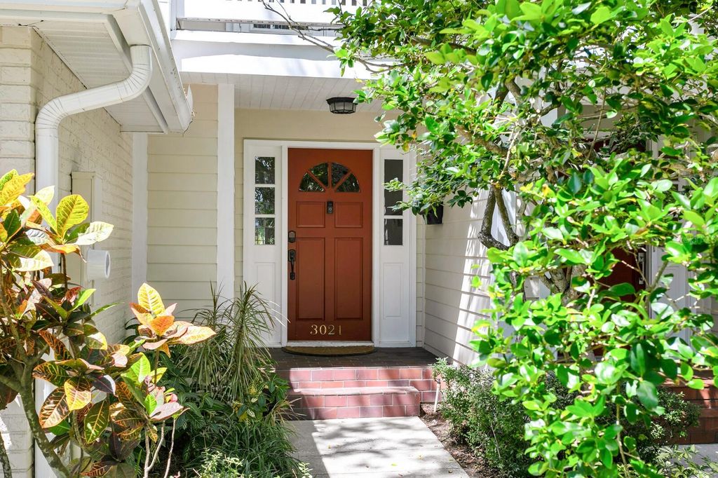 Photo of 3021 W Bay Villa Avenue, Tampa, FL 33611 (MLS # TB8427751)