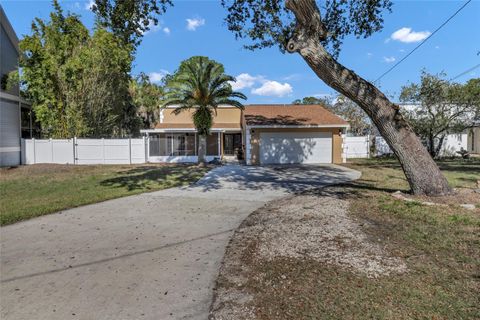 Photo of 915 Seminole Boulevard, Tarpon Springs, FL 34689 (MLS # TB8461709)