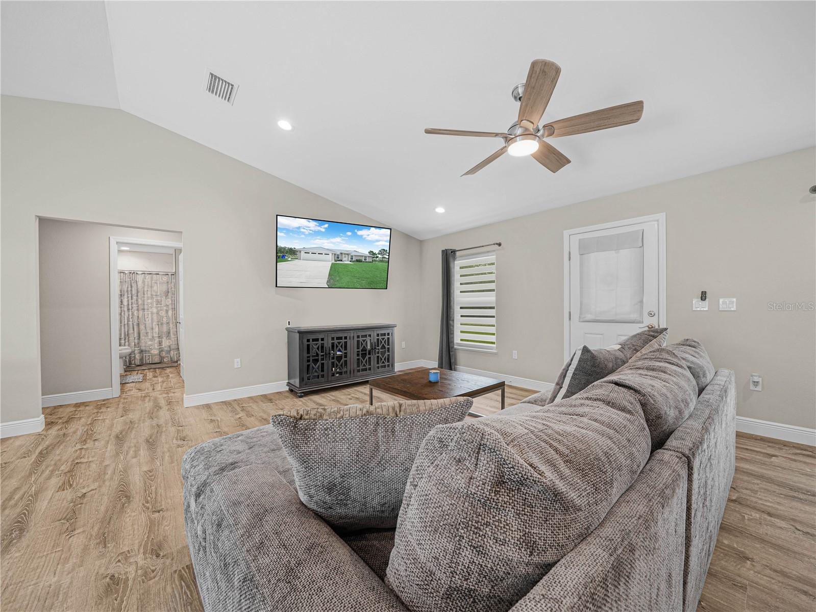 270 LINCOLN ROAD NE