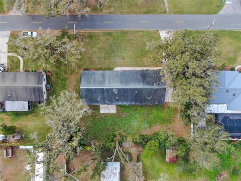 A home in PLANT CITY