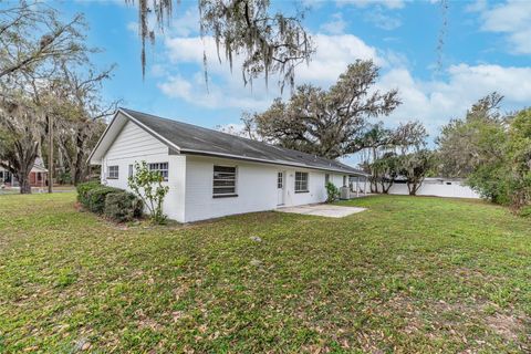 A home in PLANT CITY