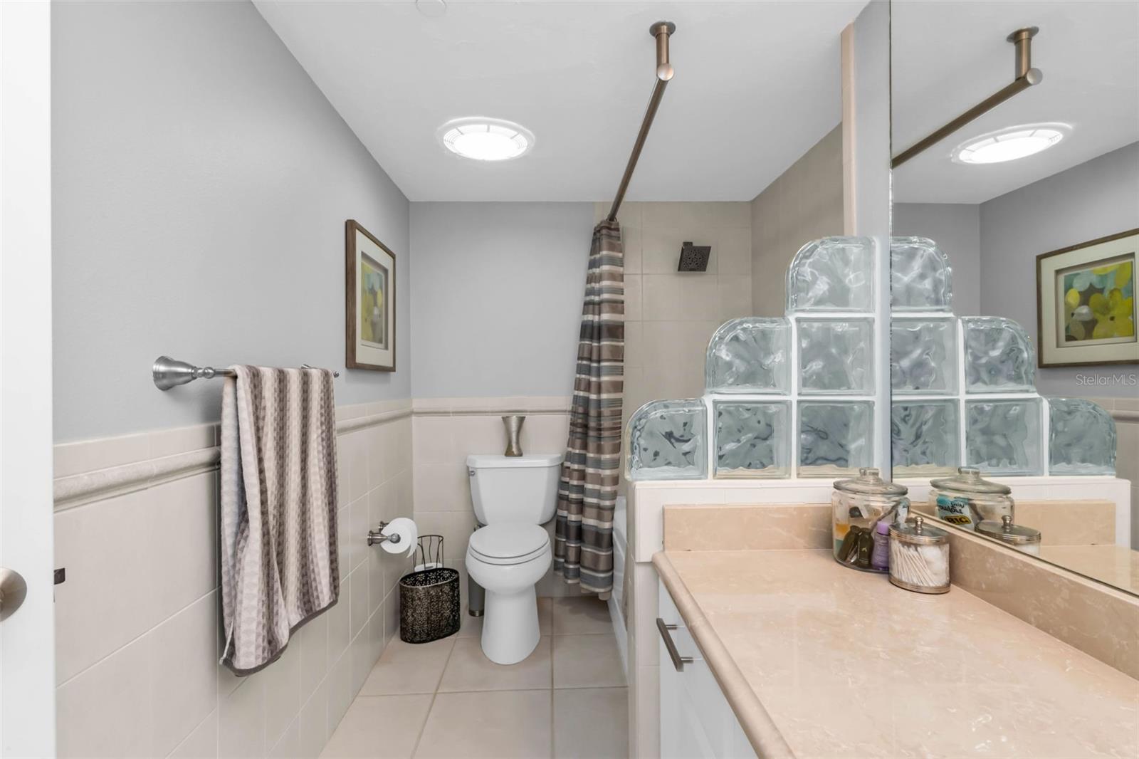 CONDO ON THE BAY TOWER I - Residential