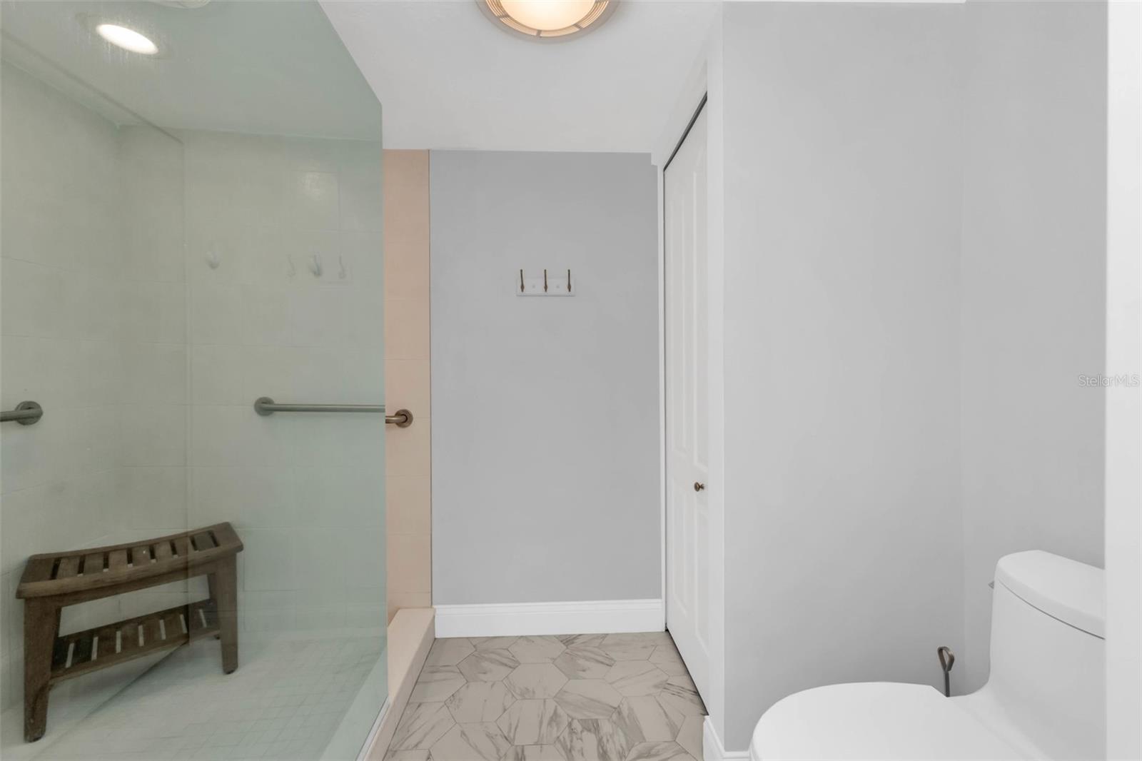 CONDO ON THE BAY TOWER I - Residential