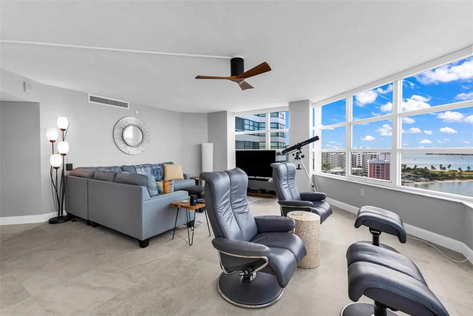 CONDO ON THE BAY TOWER I - Residential