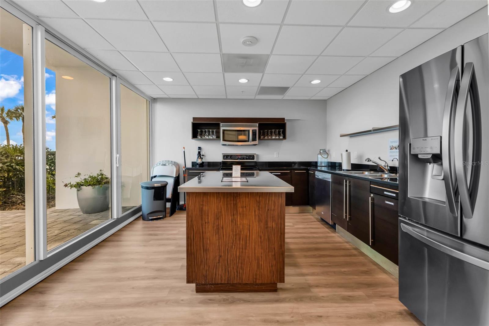 CONDO ON THE BAY TOWER I - Residential