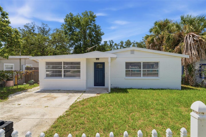 Photo 1 of 33 — 4009 E POWHATAN AVENUE, TAMPA, FL 33610