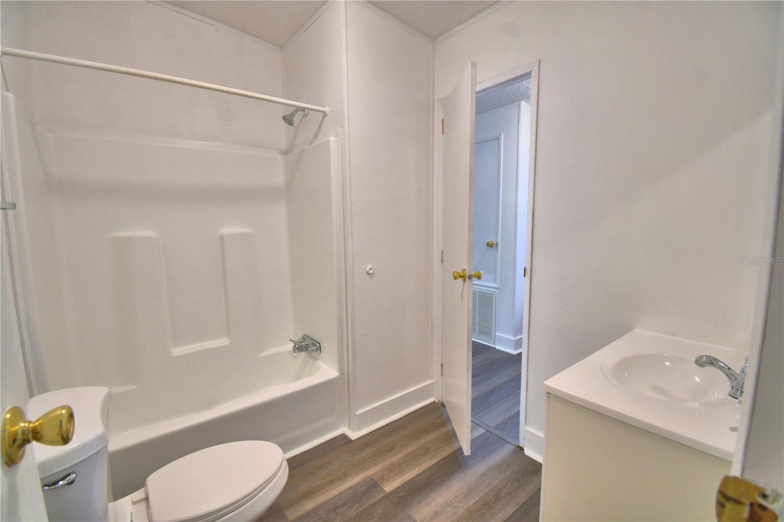 SWEETWATER GOLF & TENNIS CLUB ADD 01 - Residential