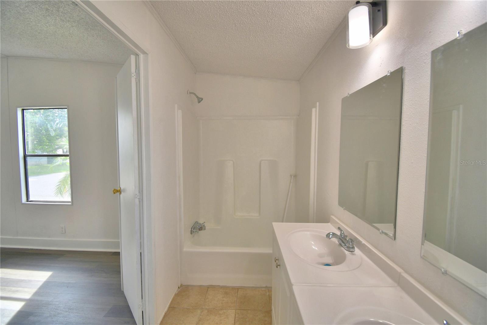 SWEETWATER GOLF & TENNIS CLUB ADD 01 - Residential