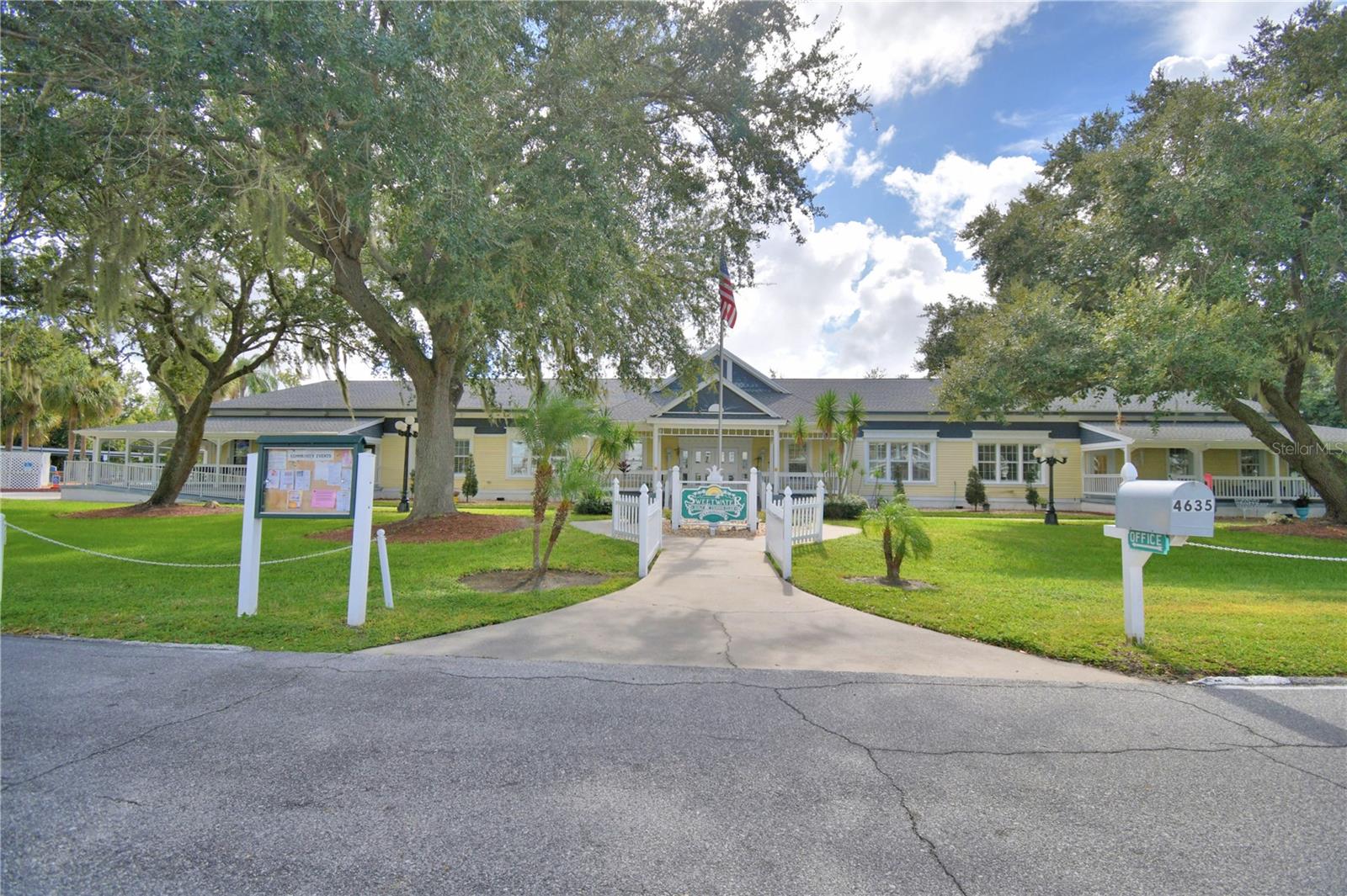 SWEETWATER GOLF & TENNIS CLUB ADD 01 - Residential