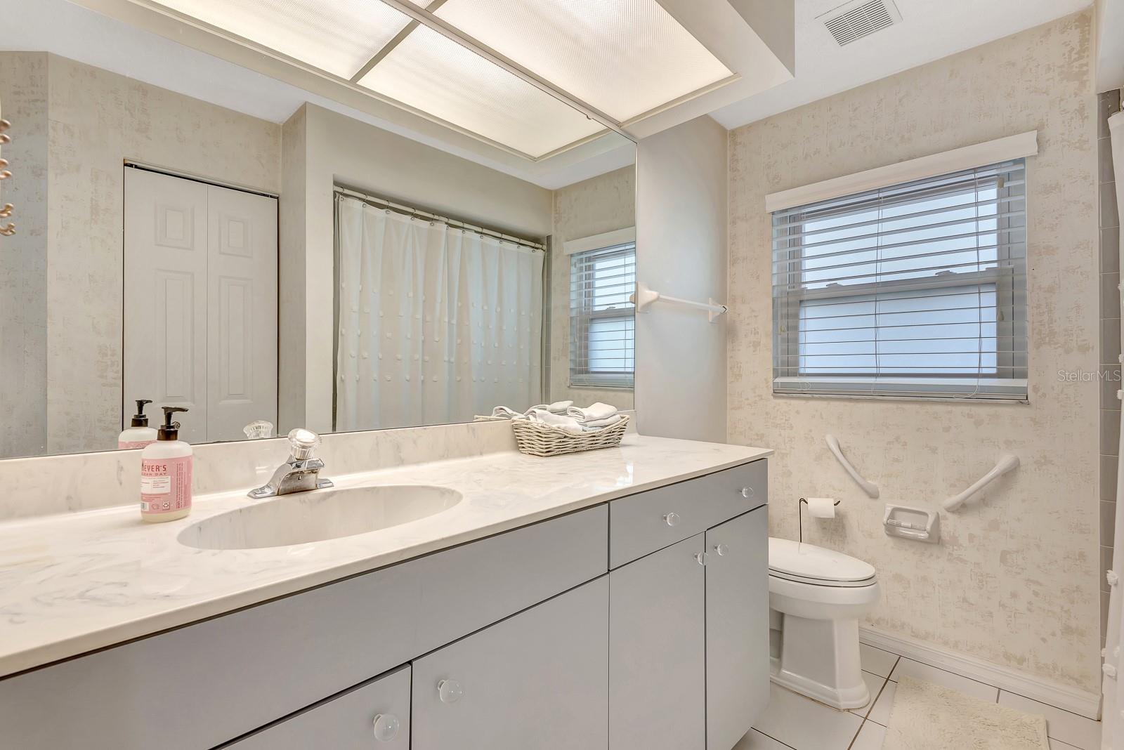 CREEKWOOD PH ONE SUBPHASE I UNIT A1 - Residential Lease