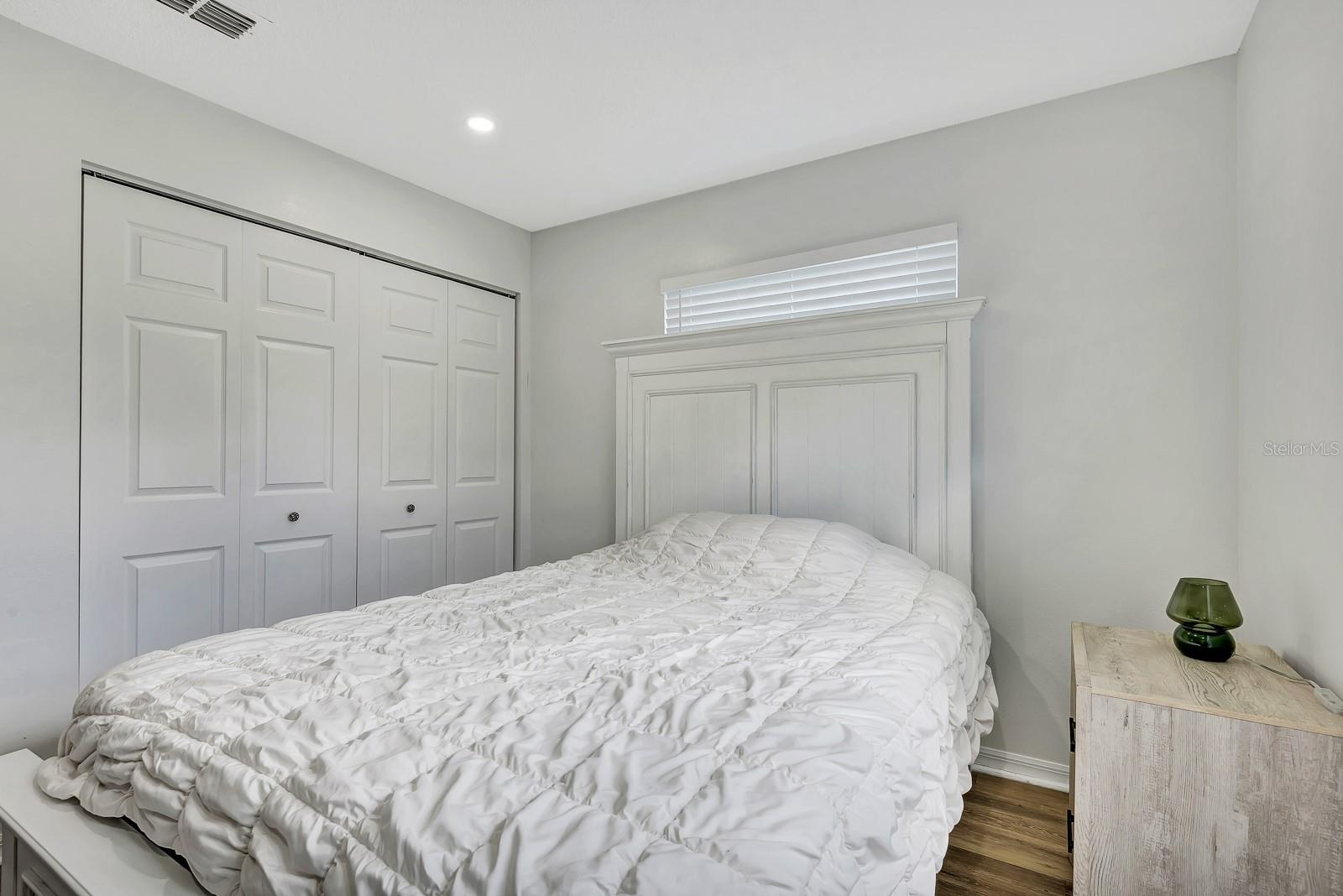 CREEKWOOD PH ONE SUBPHASE I UNIT A1 - Residential Lease