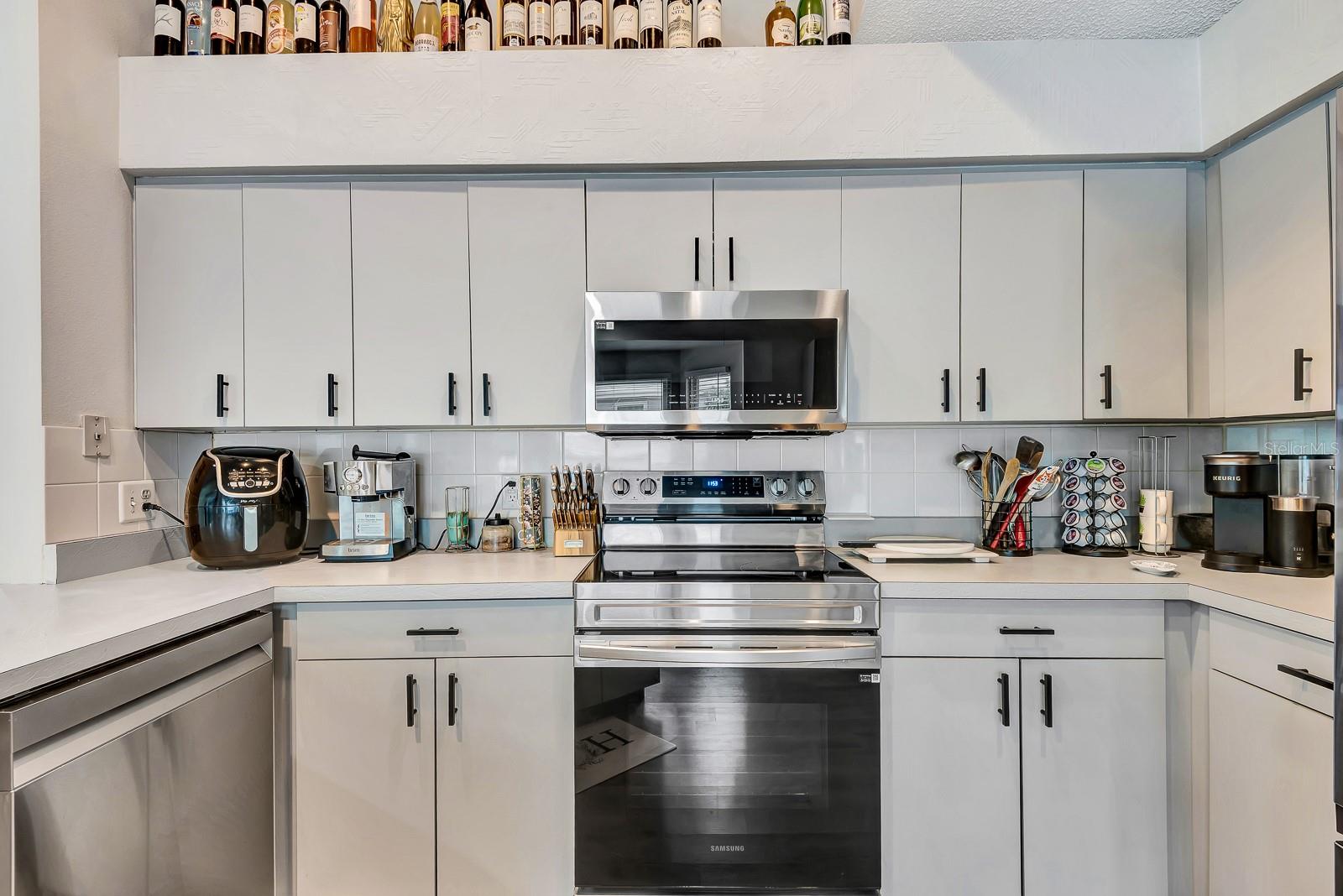 CREEKWOOD PH ONE SUBPHASE I UNIT A1 - Residential Lease