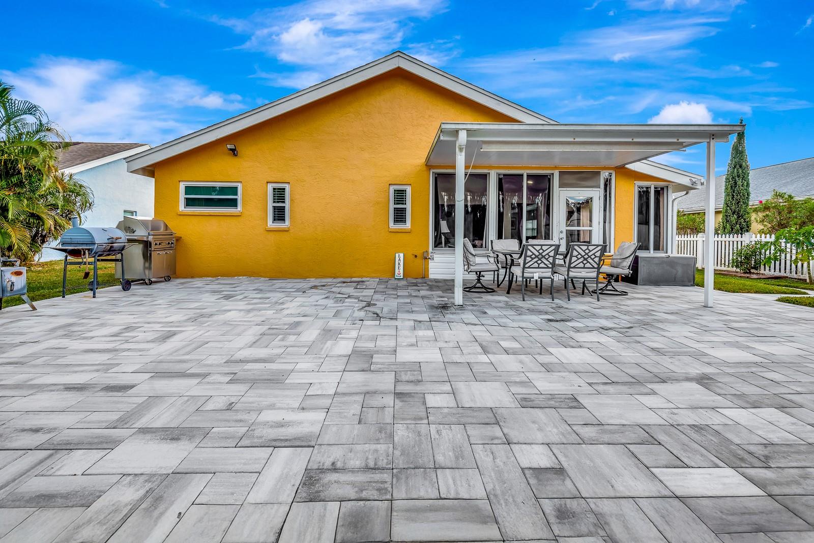 CREEKWOOD PH ONE SUBPHASE I UNIT A1 - Residential Lease