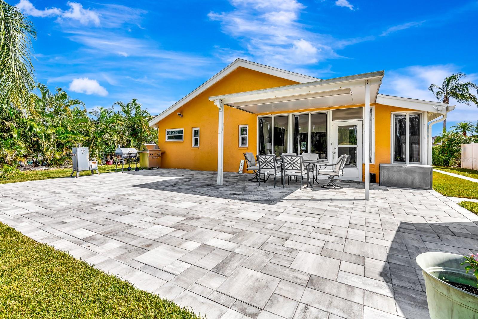 CREEKWOOD PH ONE SUBPHASE I UNIT A1 - Residential Lease