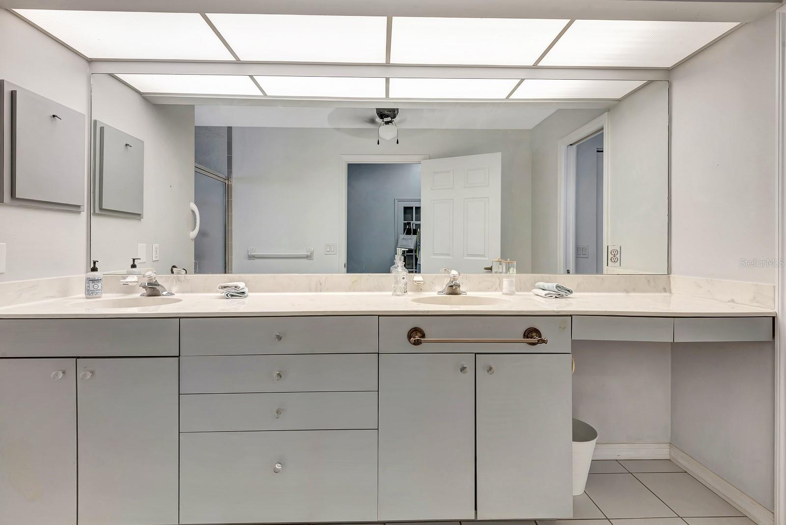 CREEKWOOD PH ONE SUBPHASE I UNIT A1 - Residential Lease