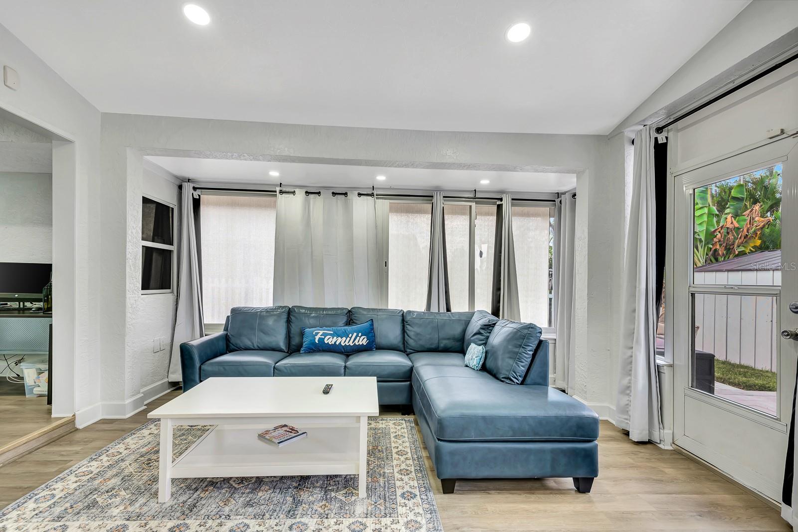 CREEKWOOD PH ONE SUBPHASE I UNIT A1 - Residential Lease