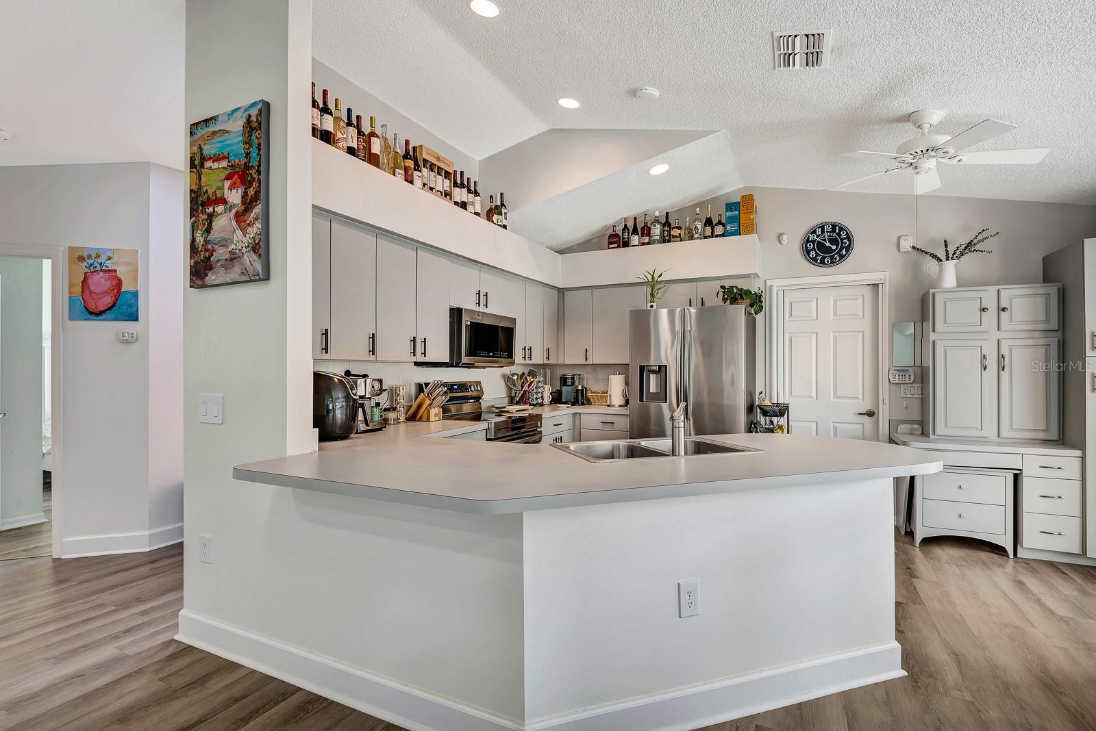 CREEKWOOD PH ONE SUBPHASE I UNIT A1 - Residential Lease