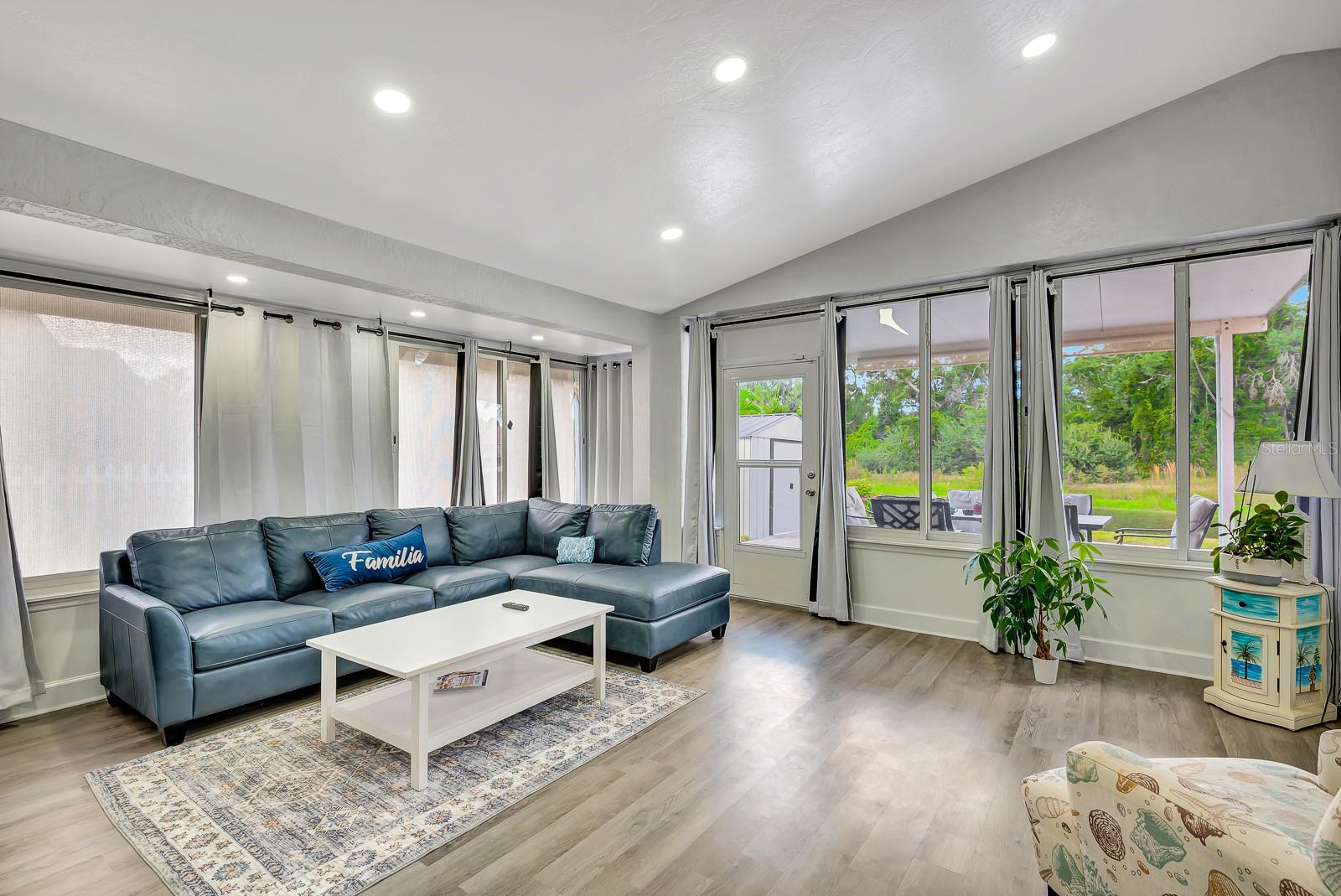 CREEKWOOD PH ONE SUBPHASE I UNIT A1 - Residential Lease