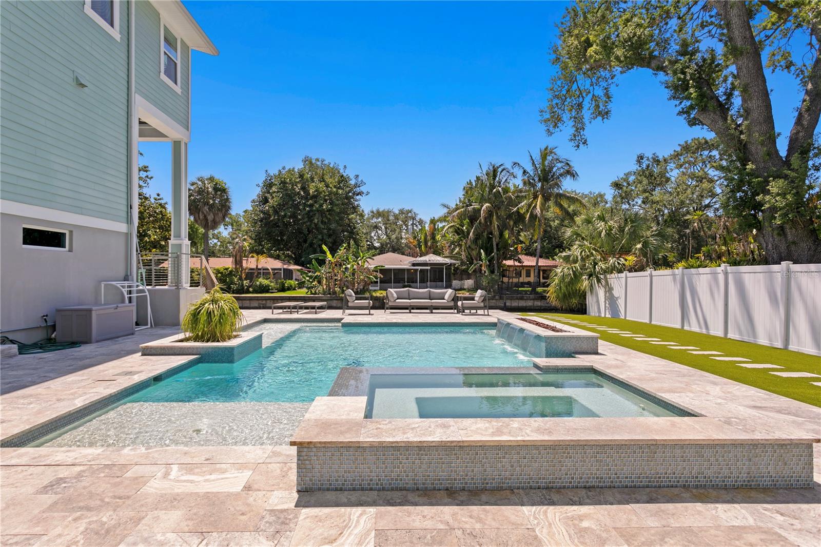 DAVIS ISLANDS PB10 PG52 TO 57 - Residential