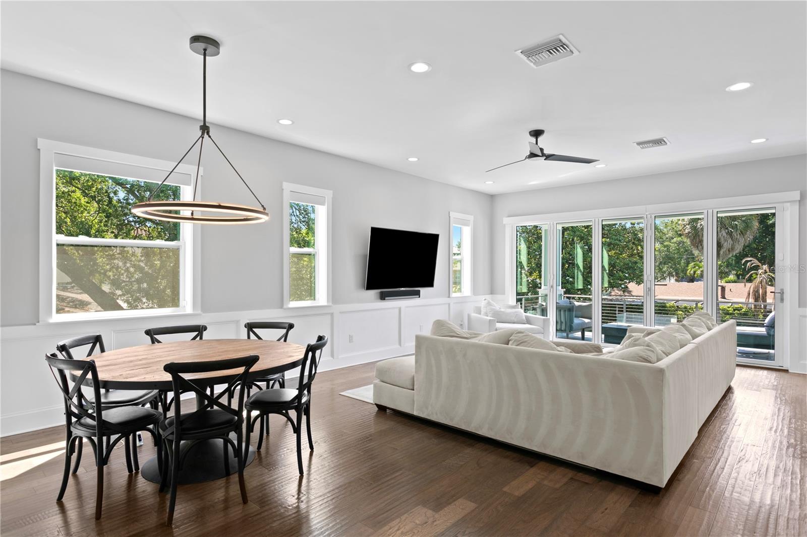 DAVIS ISLANDS PB10 PG52 TO 57 - Residential